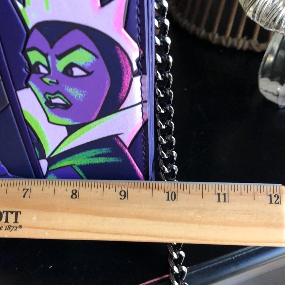 Disney LOUNGEFLY VILLAINS Crossbody Bag - Picture 16 of 16